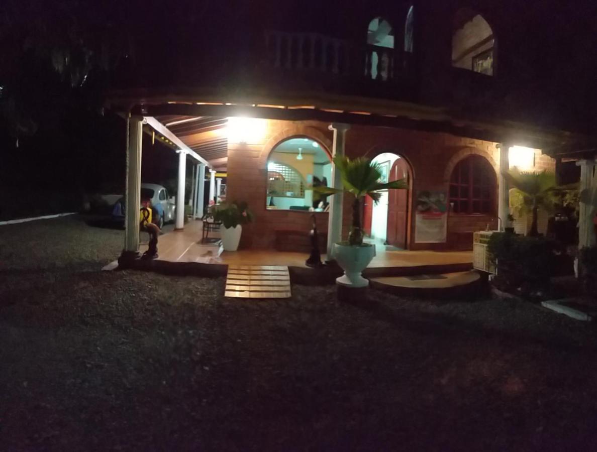 Hotel Boutique Los Gentiles Santa Fe de Antioquia Exterior photo