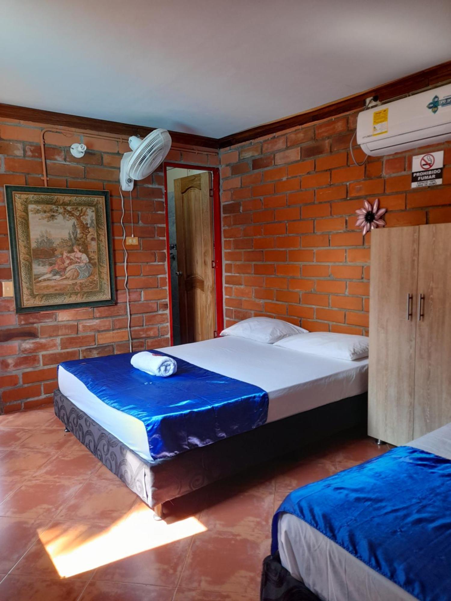 Hotel Boutique Los Gentiles Santa Fe de Antioquia Room photo